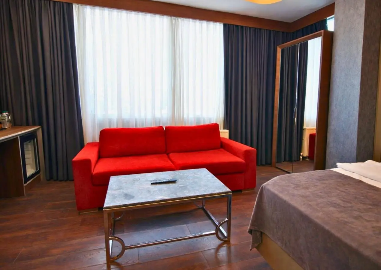 216 Eagle Palace Suite