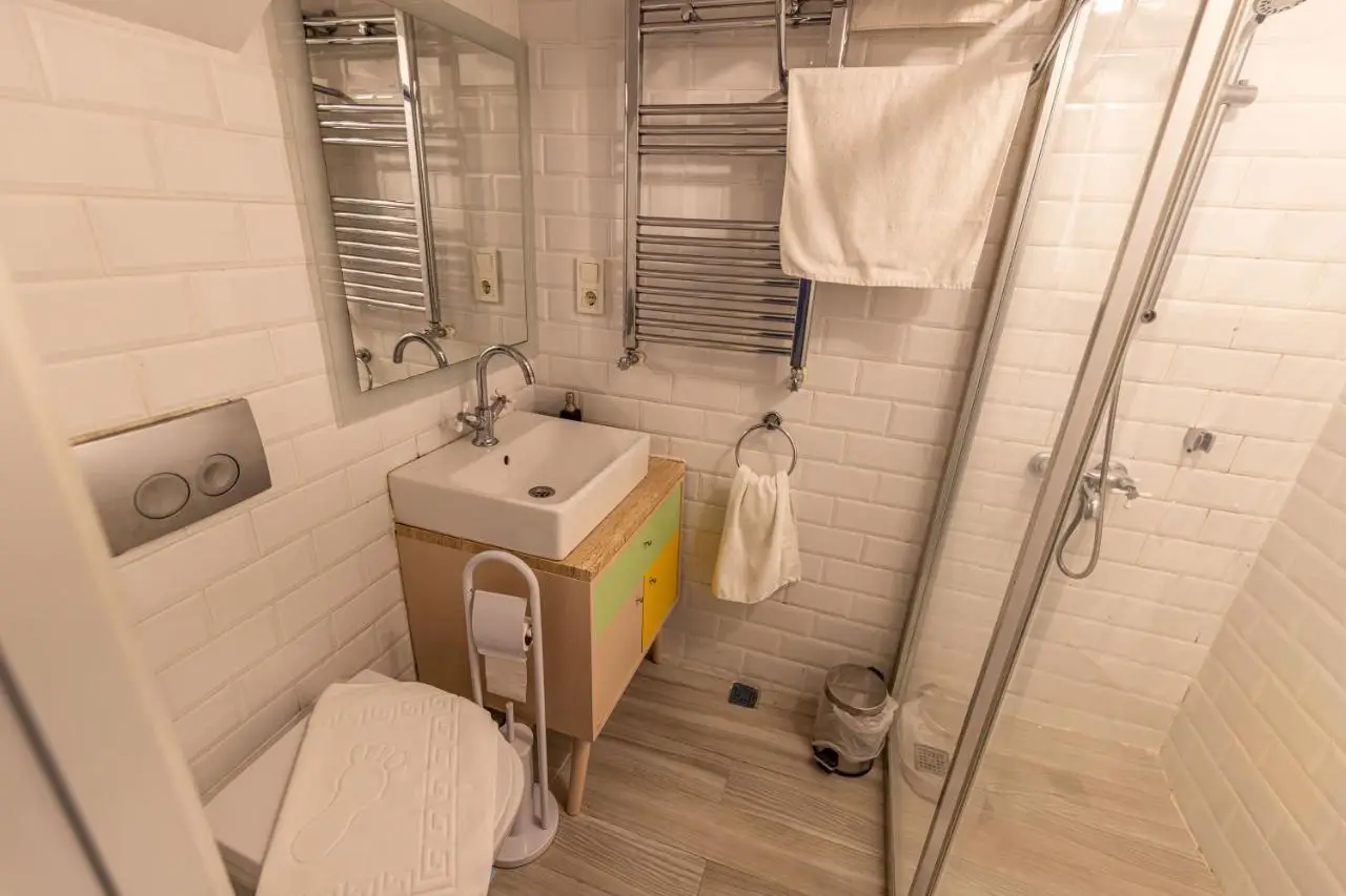 Calanthe Residence