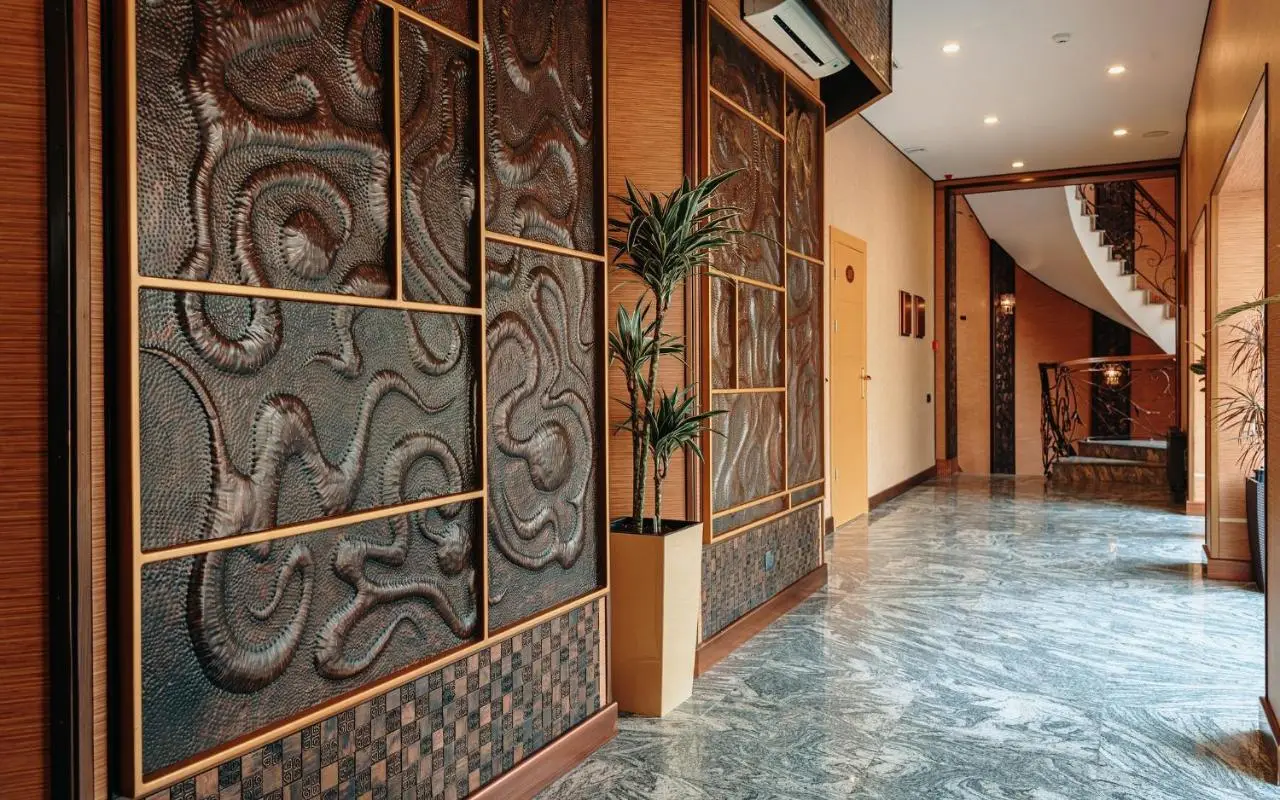 Bayil Breeze Hotel & Restaurant