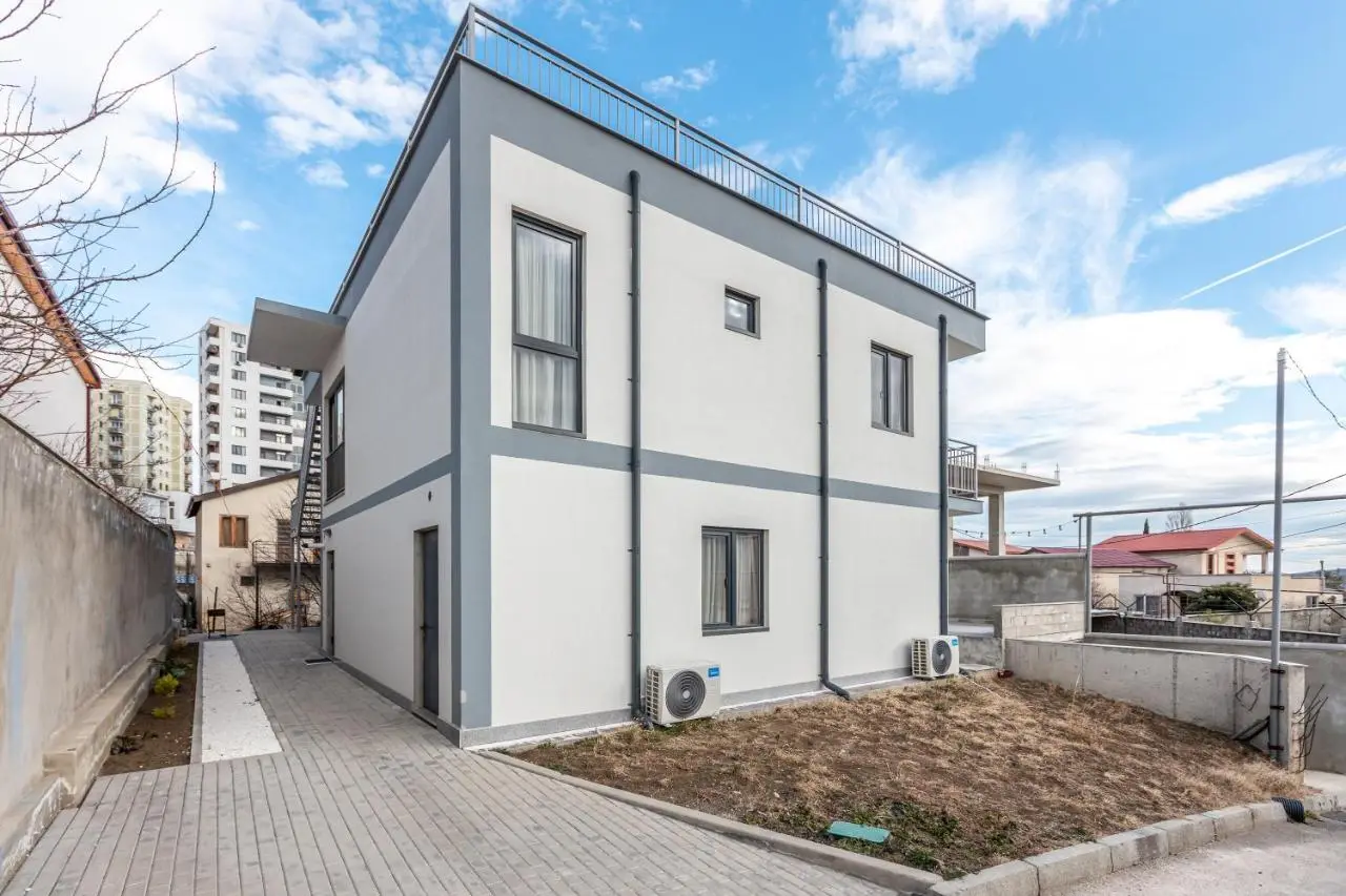 Fresh Air & Panoramic View (Floor 1 & 2)