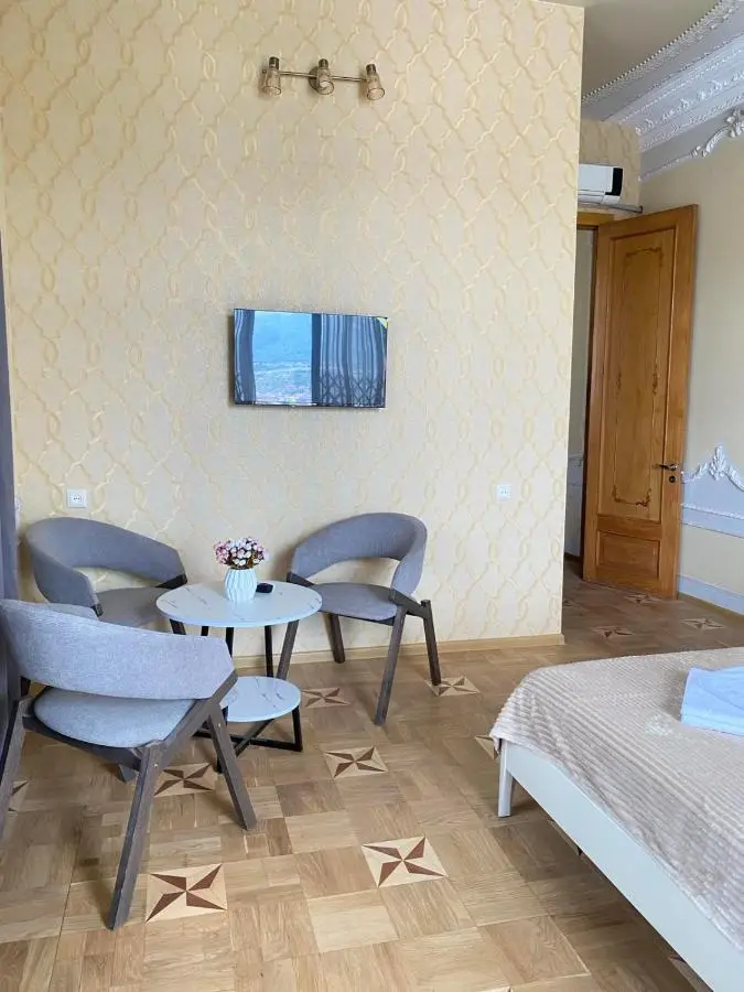 K&N Guesthouse