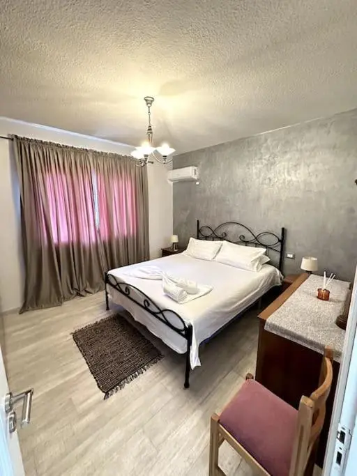 Tirana Apt near Lake & Blloku Area
