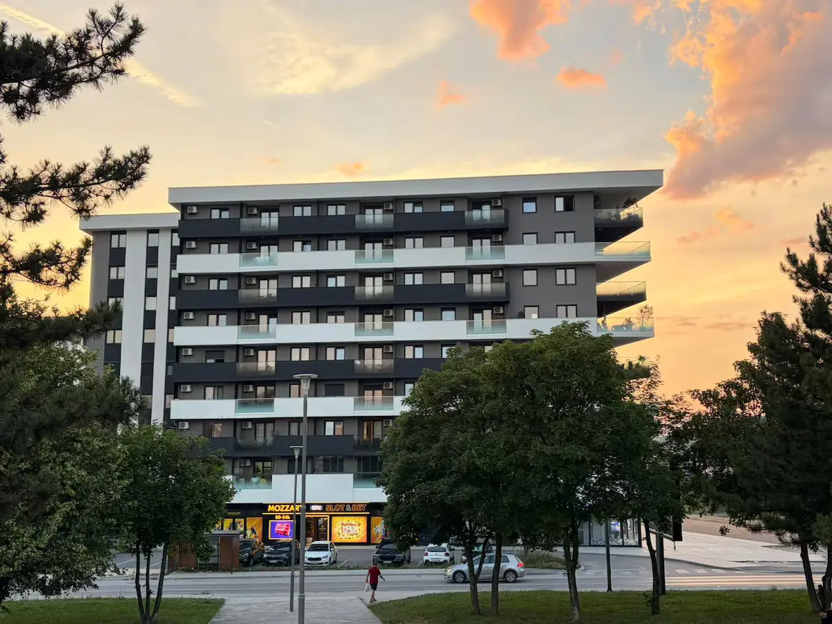 Stylish Apartment + Garage/Near Airport & Sarajevo