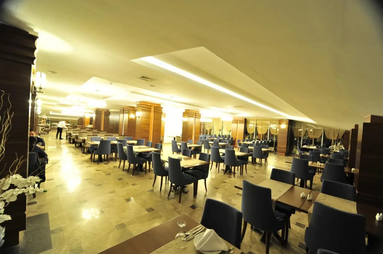 Grand Cenas Hotel