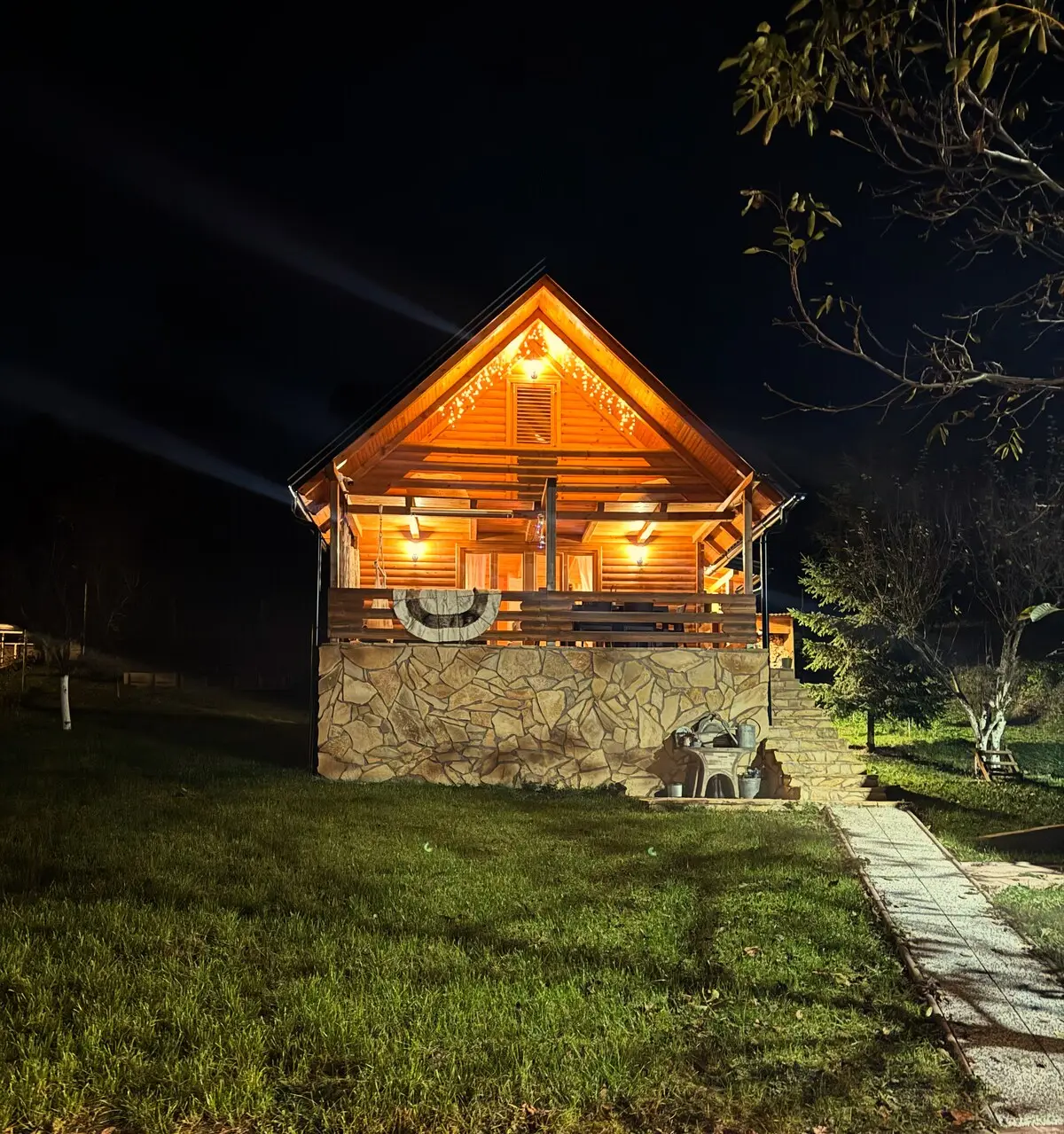 BURKE Log Cabin