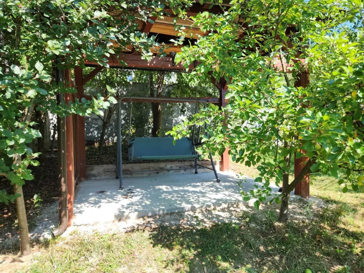 Grand AC Residence with Garden & Parking