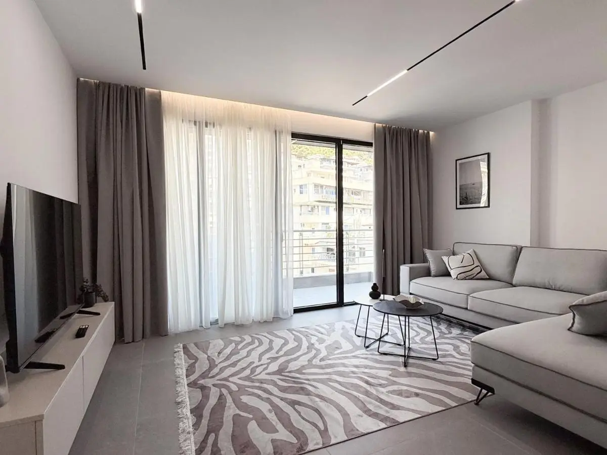 Sea Crest Apartments