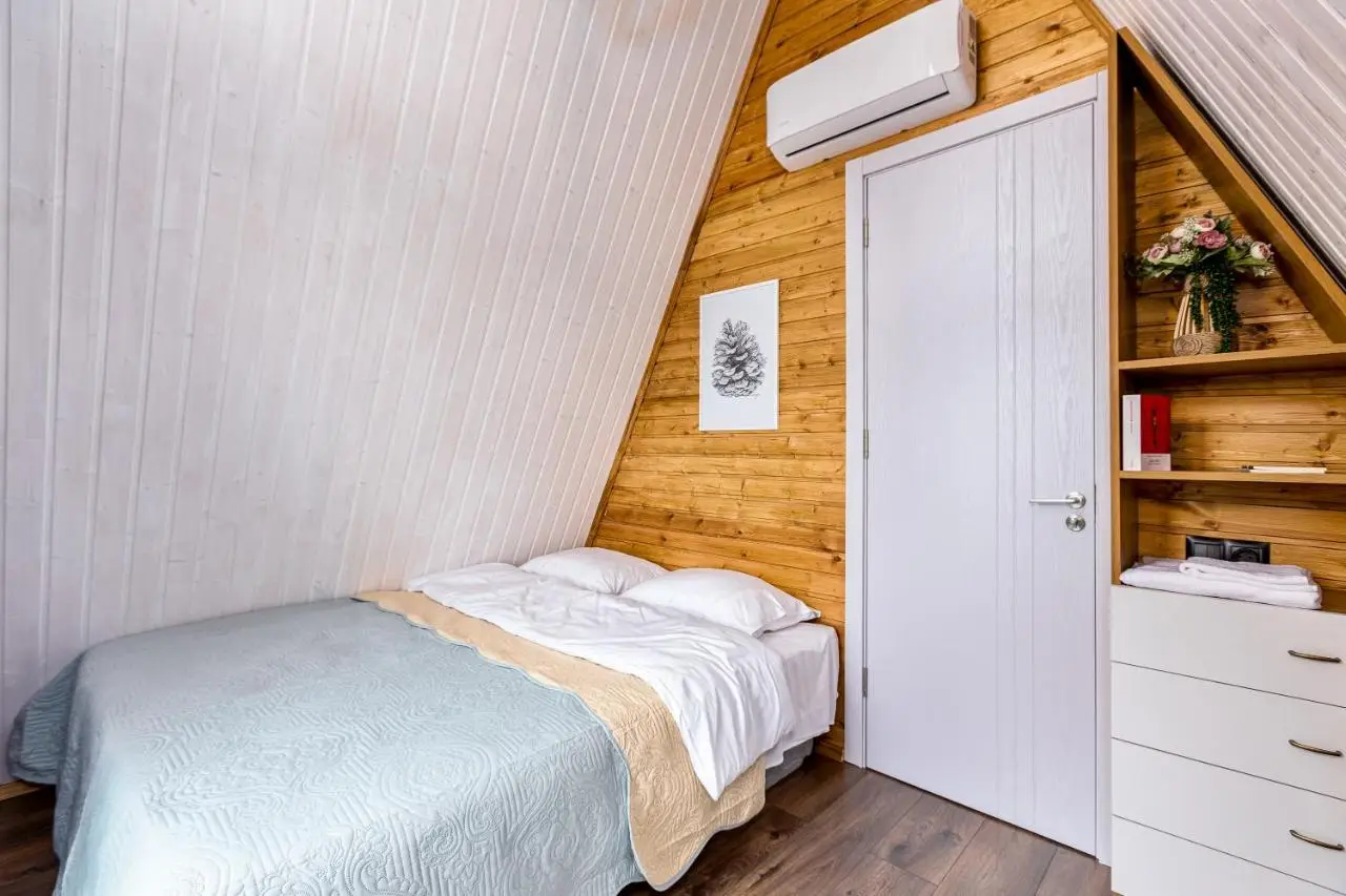Luxury Cottages with Hot Tubes, Garden and BBQ