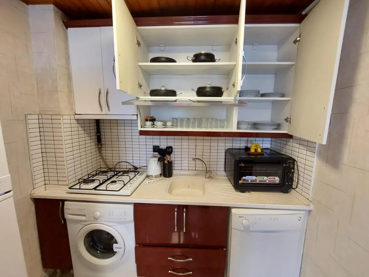 FINDIKZADE SEASIDE FLATS in lively Fatih area very near metro and tourist sights