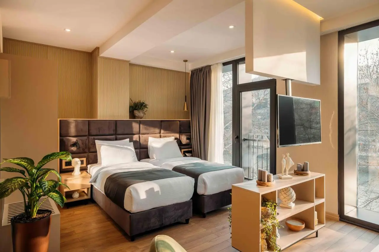 Hotel Monday by DNT Group