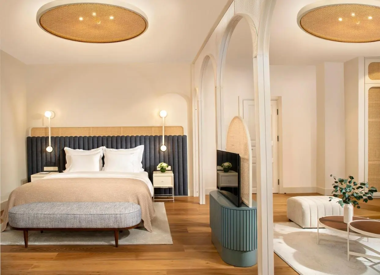 Ecole St. Pierre Hotel