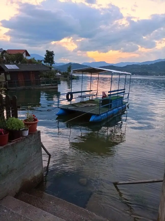 Dina apartman Jablaničko jezero
