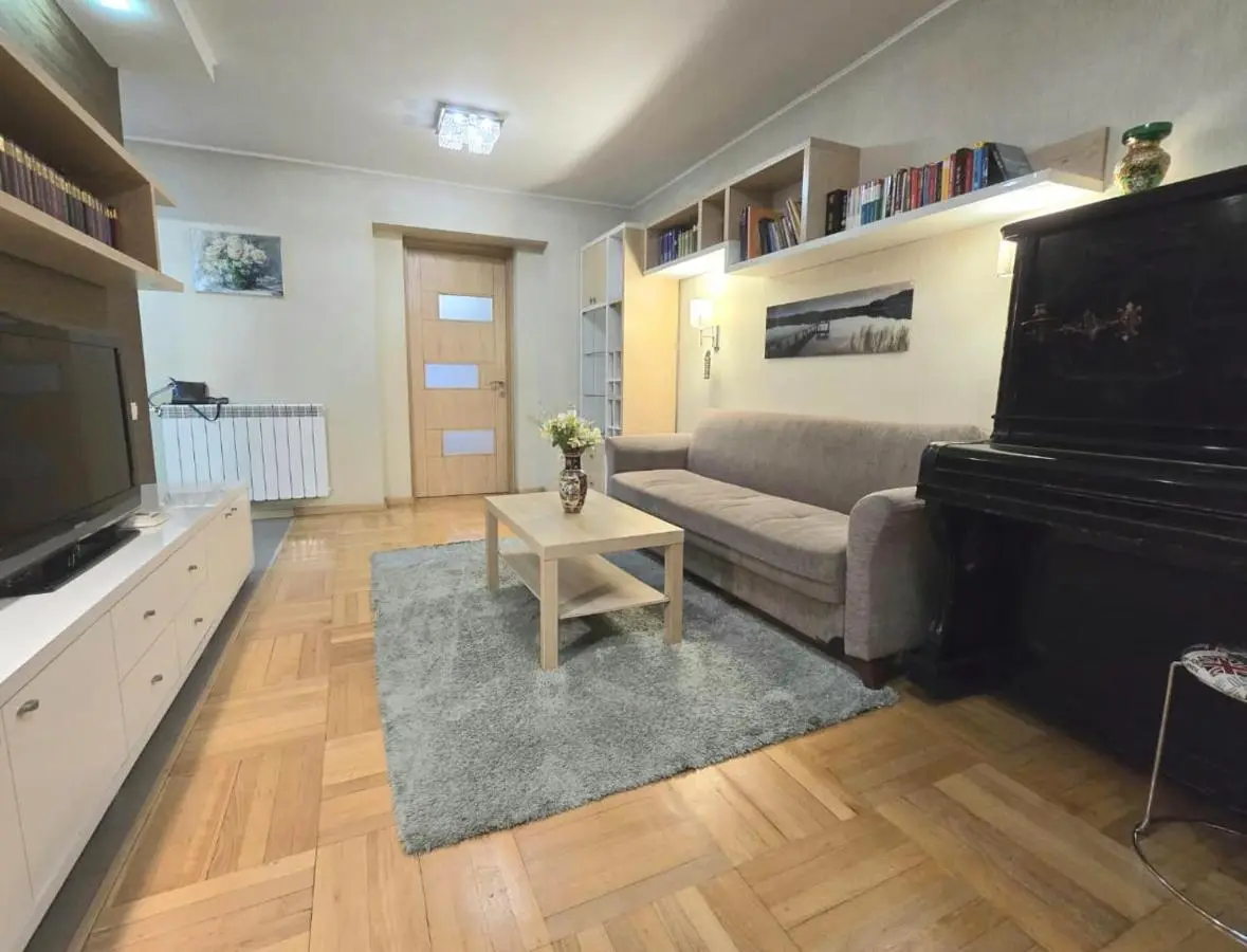 Explore Old Tbilisi, 3BR Apartment for 5, Walk to All