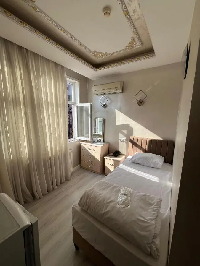 Adil Konak Hotel