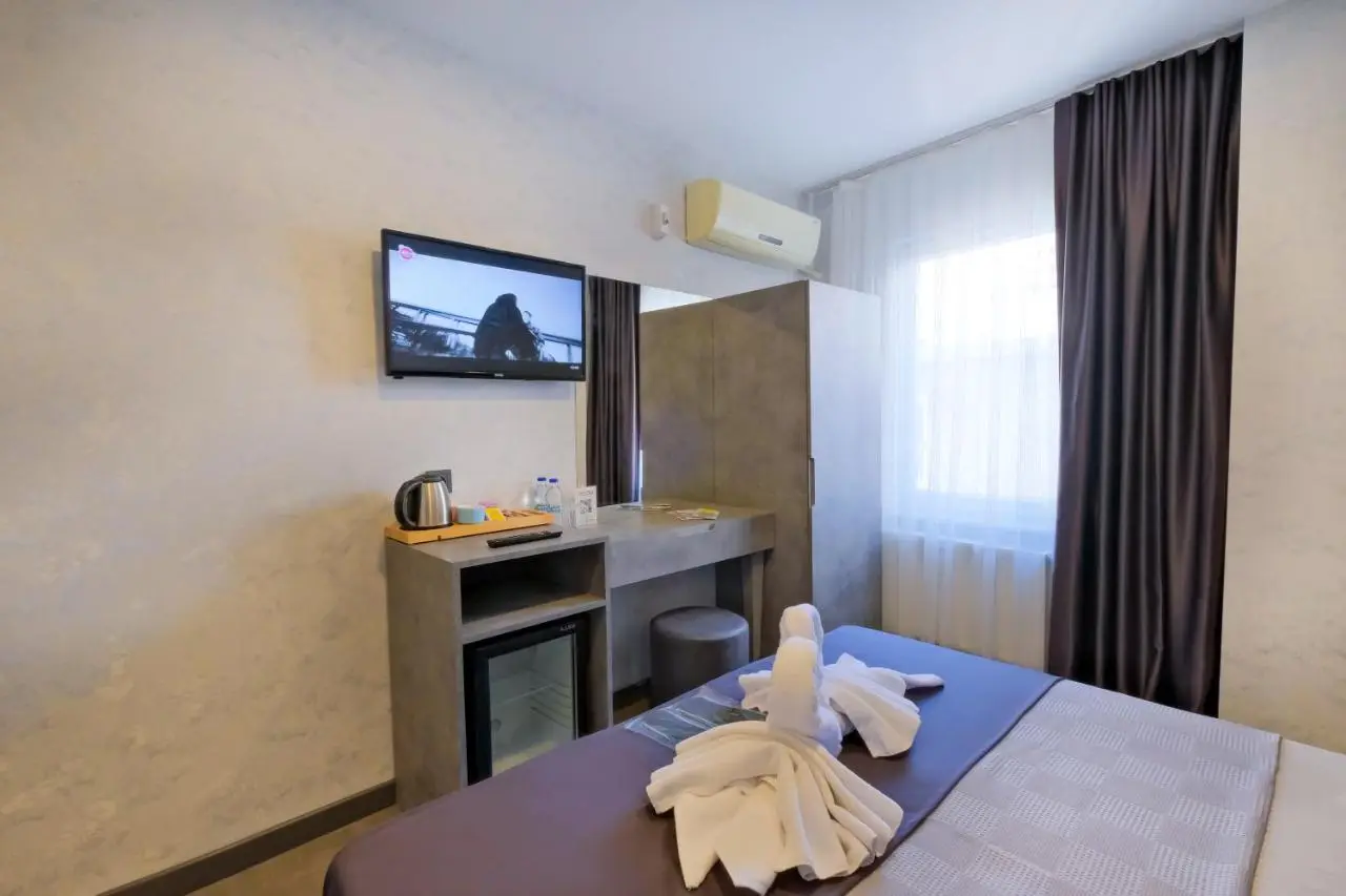 The Queen Hotel