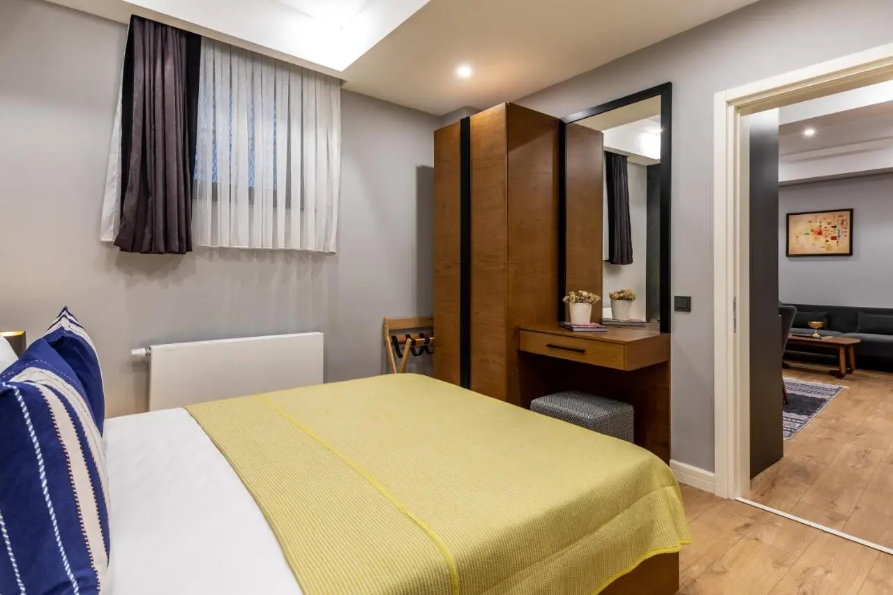 SALA SUITES