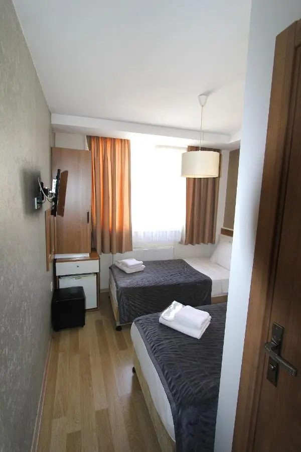 Metrohill Hotel