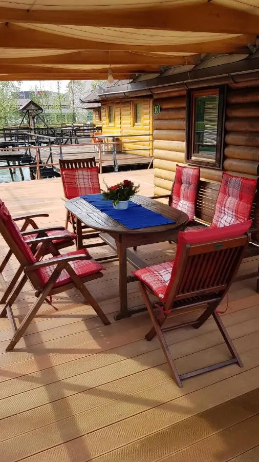 House on piles, Una river 'Apartman Una'