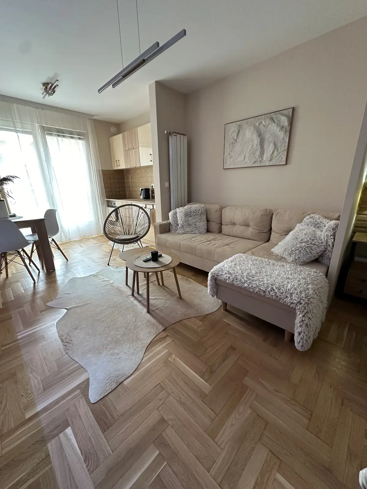 Studio near the airport, tram and bus