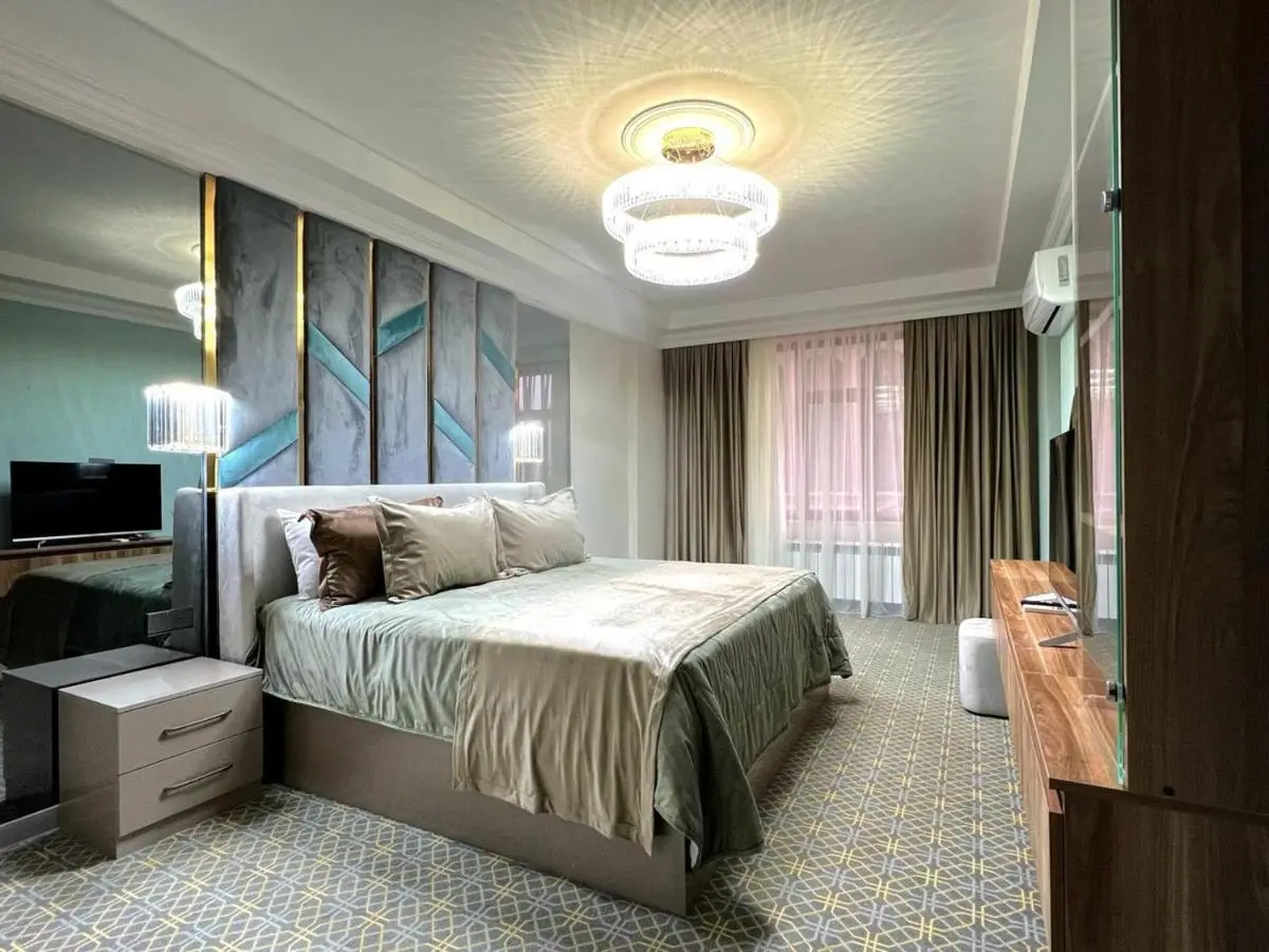 Alison Boulevard Hotel