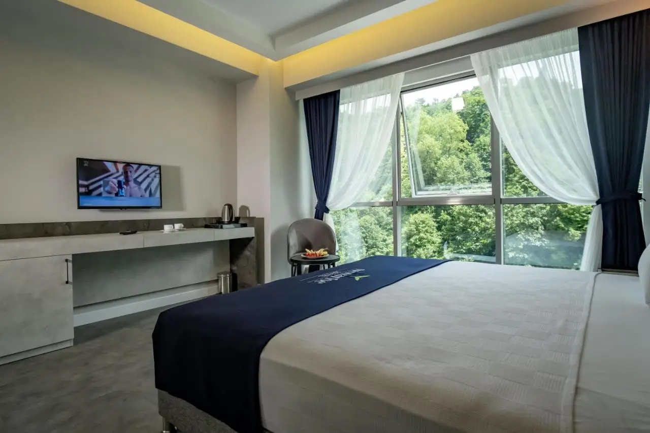 Newarise Hotel