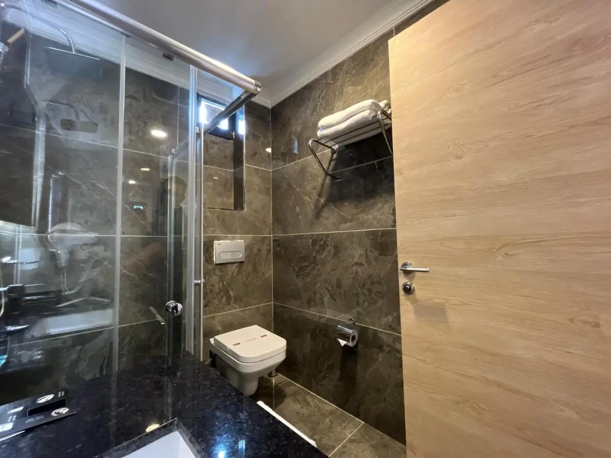Avni Bey Otel