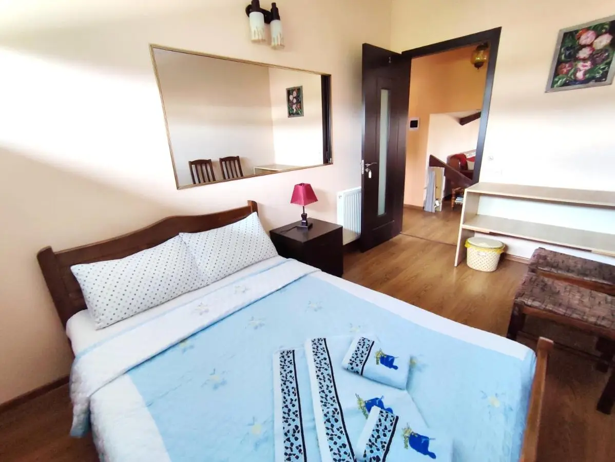 G&L APARTMENTS