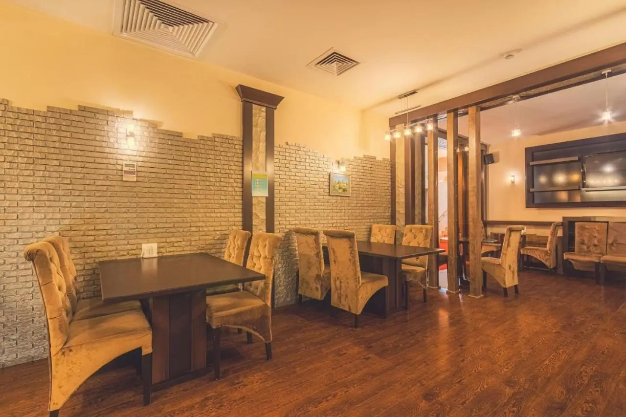 Central Passage Hotel on Nizami street