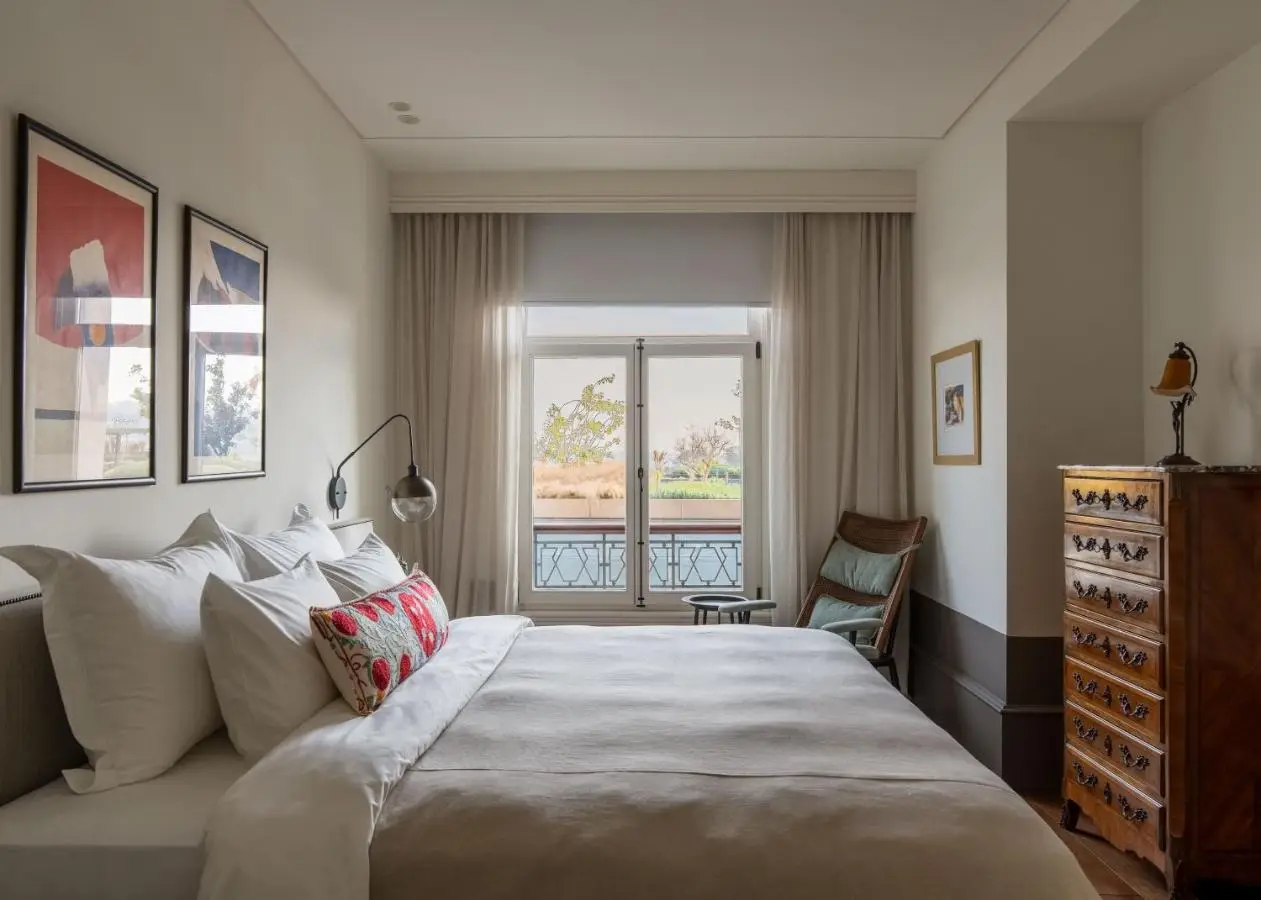 Hovagimyan Hotel and Suites