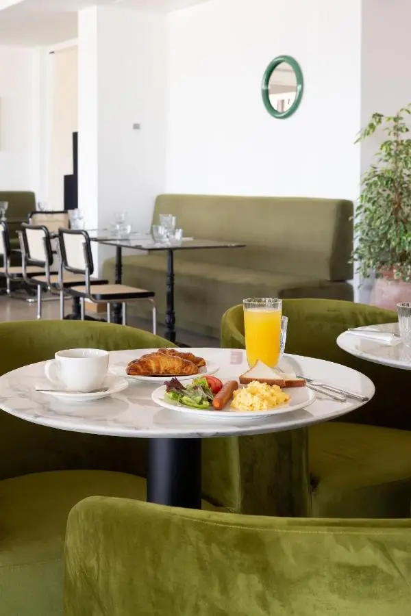 Castor & Pollux Hotel