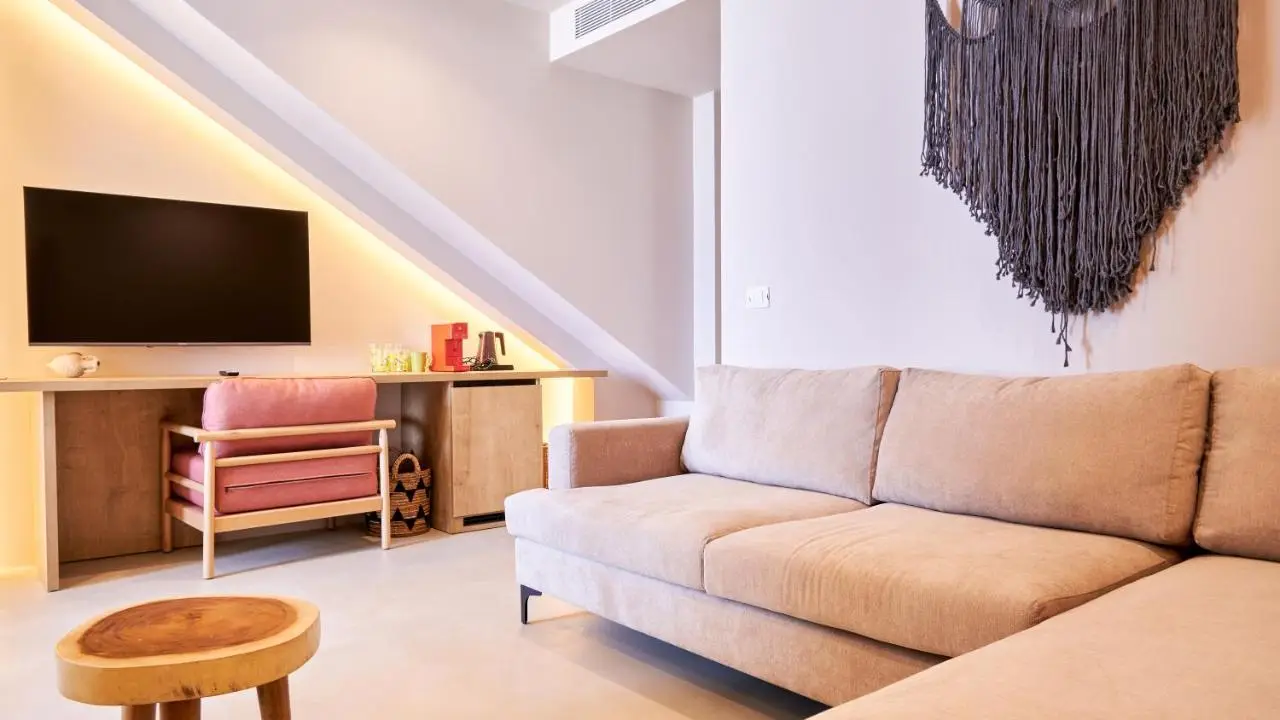Azar Luxury Suites