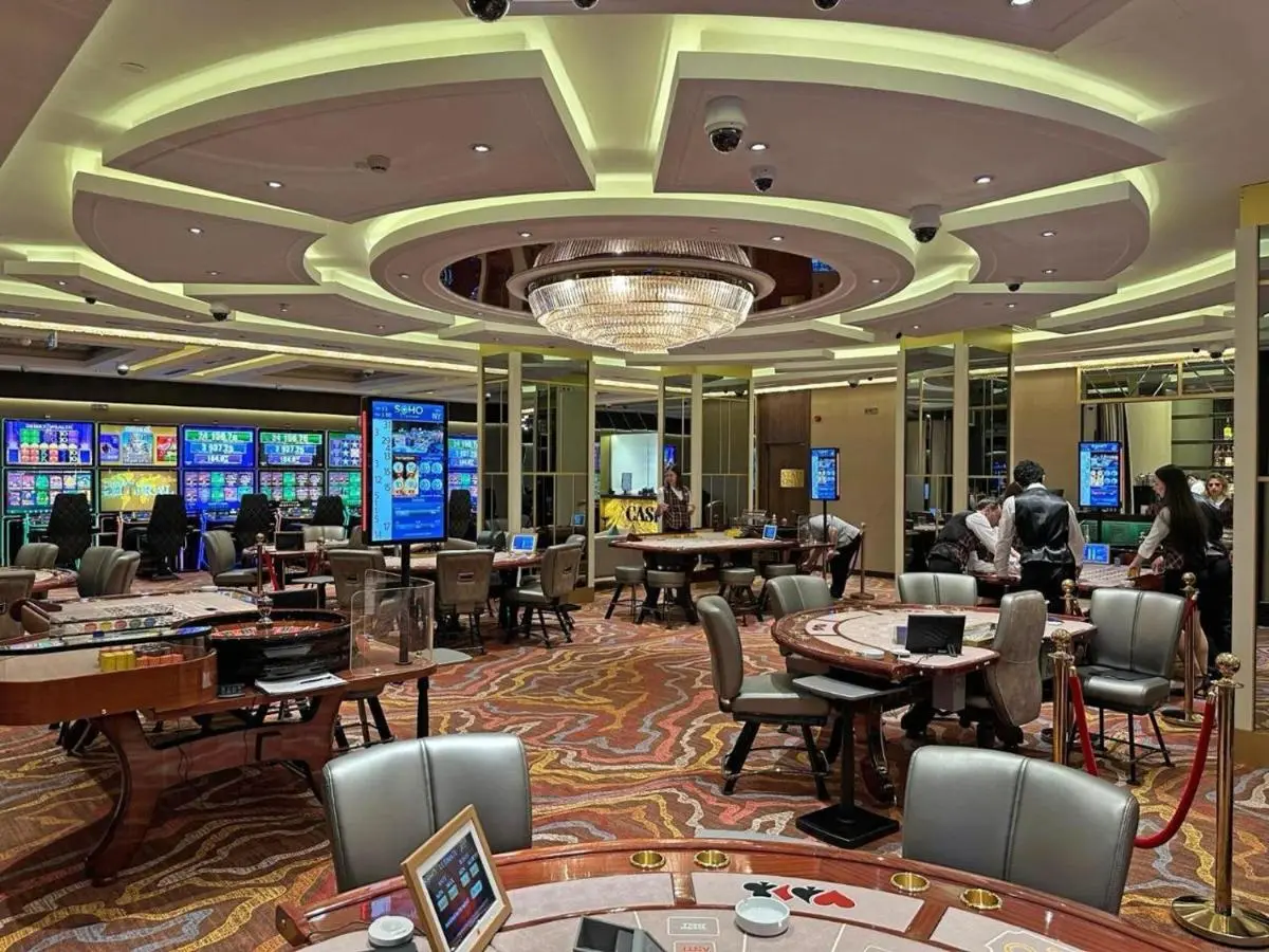 Hotel London 1889 & Casino