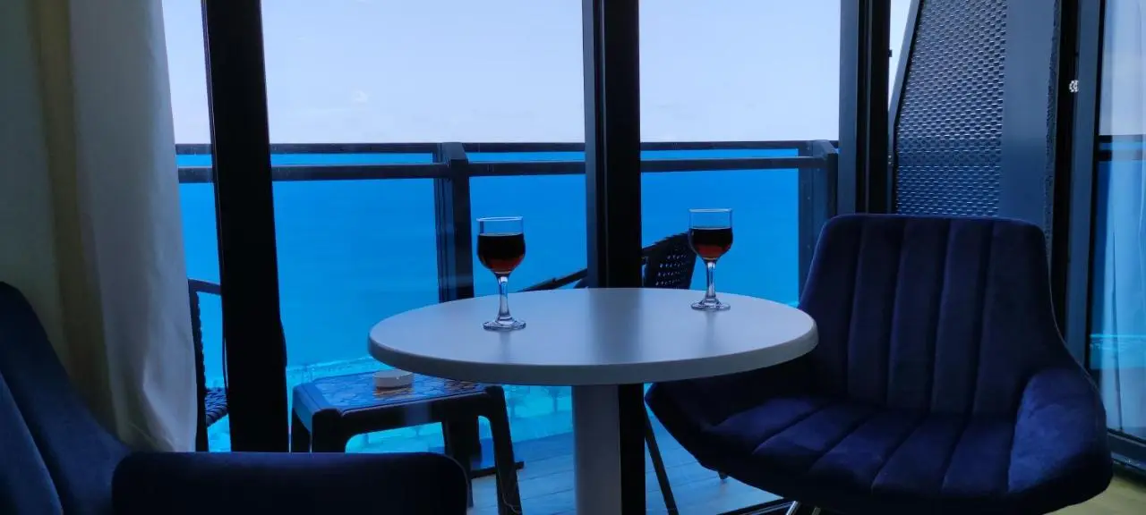 Only Front Sea View, No Side View, Wonderful Panorama, High Floor, Location Guarantee