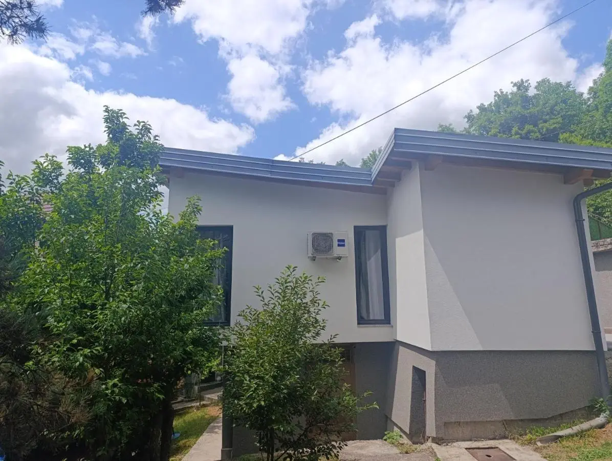 Sarajevo Hills-POOL&JACUZZI private garden Home-Near Old Town