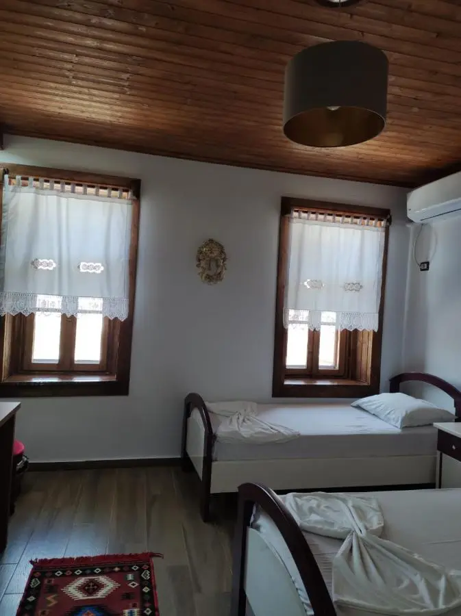 Eni entire guesthouse parking on site