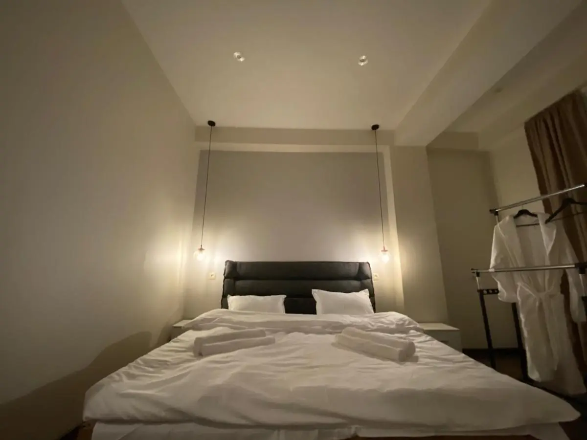 APARTMENT SIXTEEN