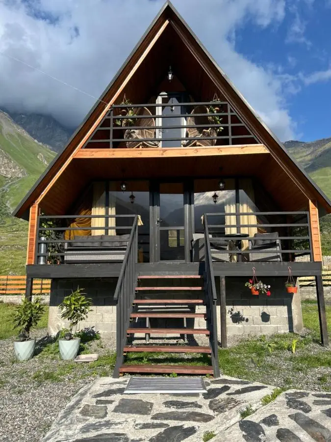 Kazbegi cottage kide- ყაზბეგში კოტეჯი კიდე