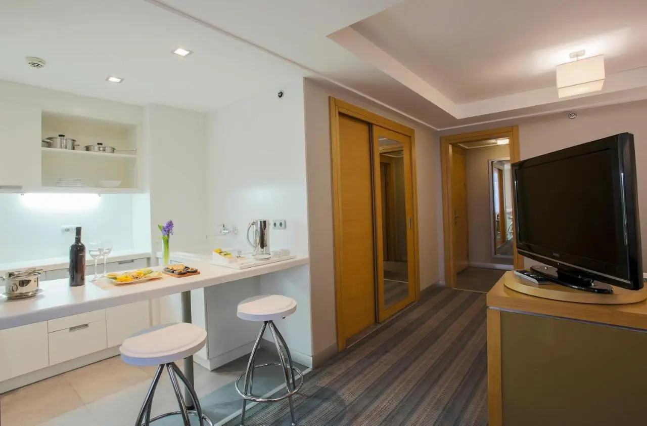 Housez Suites & Apartments Special Class