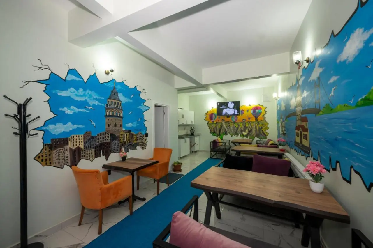 XALİLA HOSTEL & CAFE LADİES ROOM