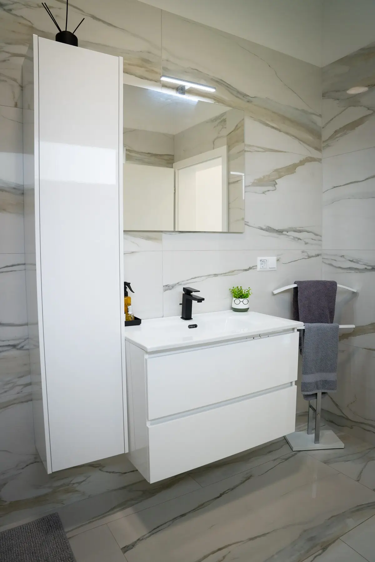 Apartment overlooking Una