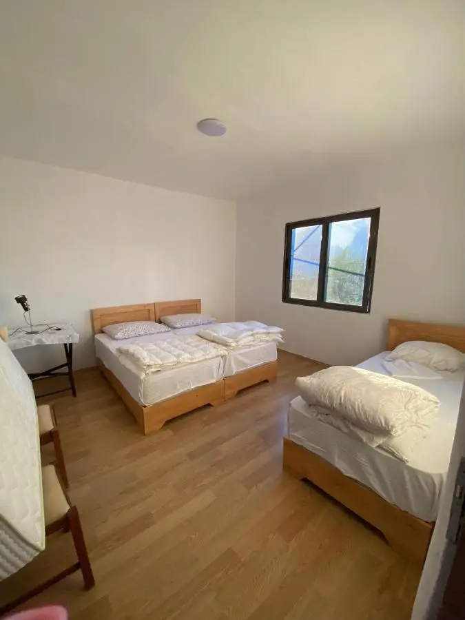Roza's Guest House Camping Shkoder