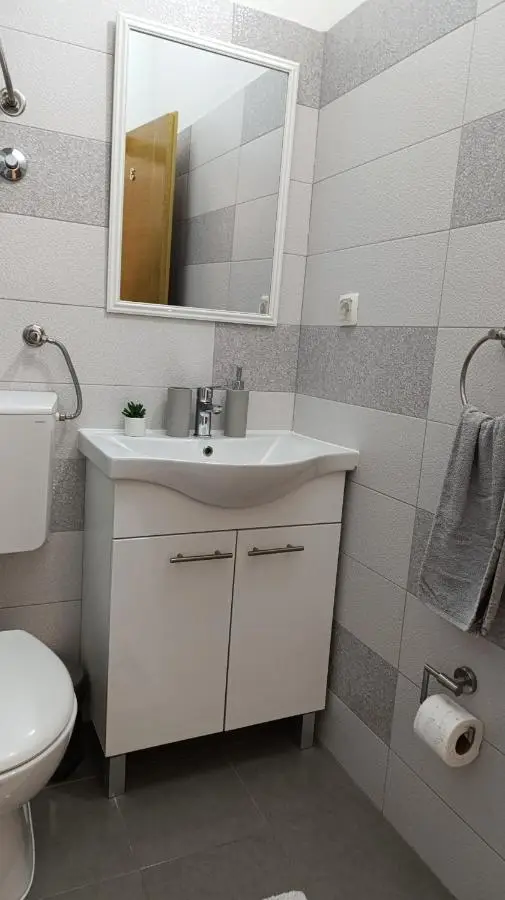 Apartment Mana