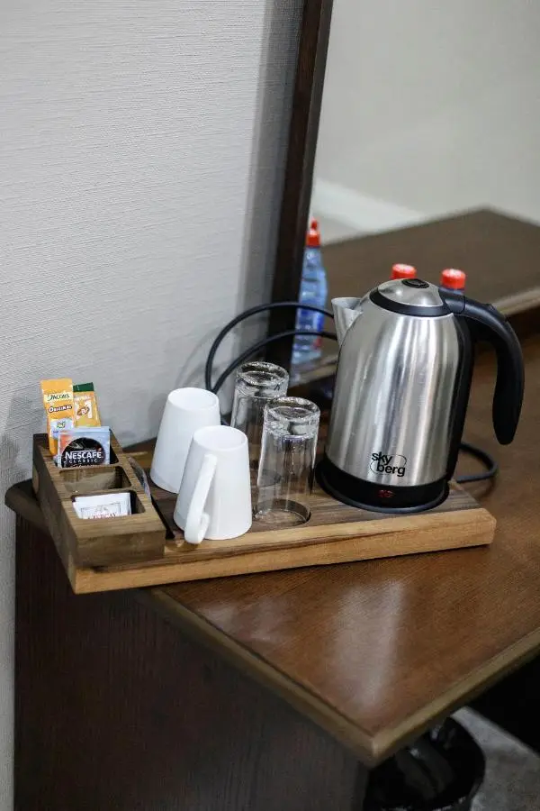 Parallel Hotel