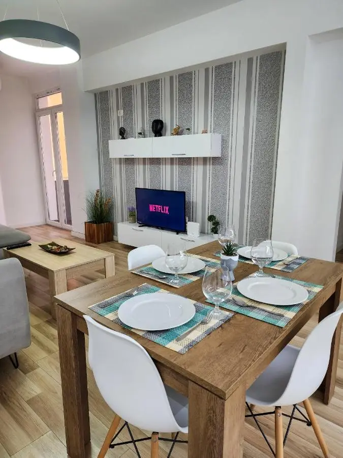2E Apartment Myslym Shyri