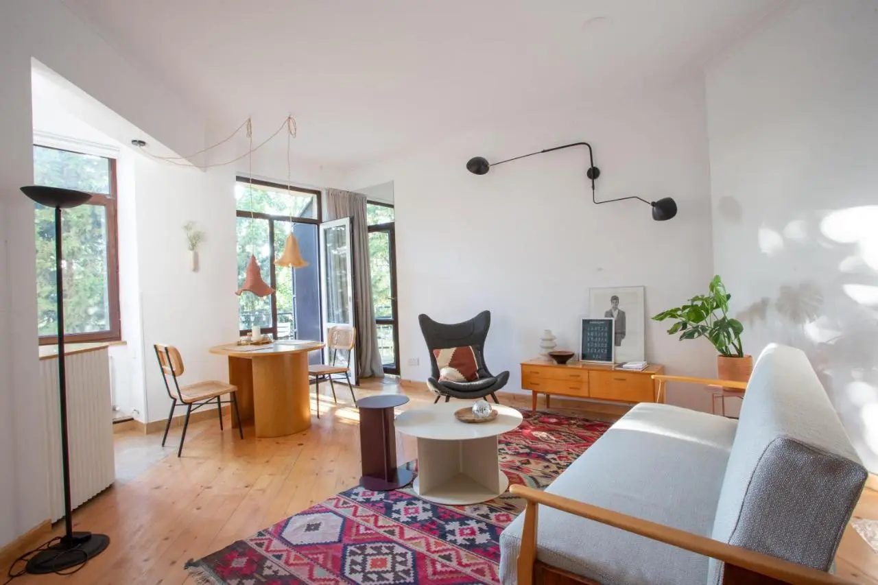 Peaceful Bohemian Apartment – Best Location