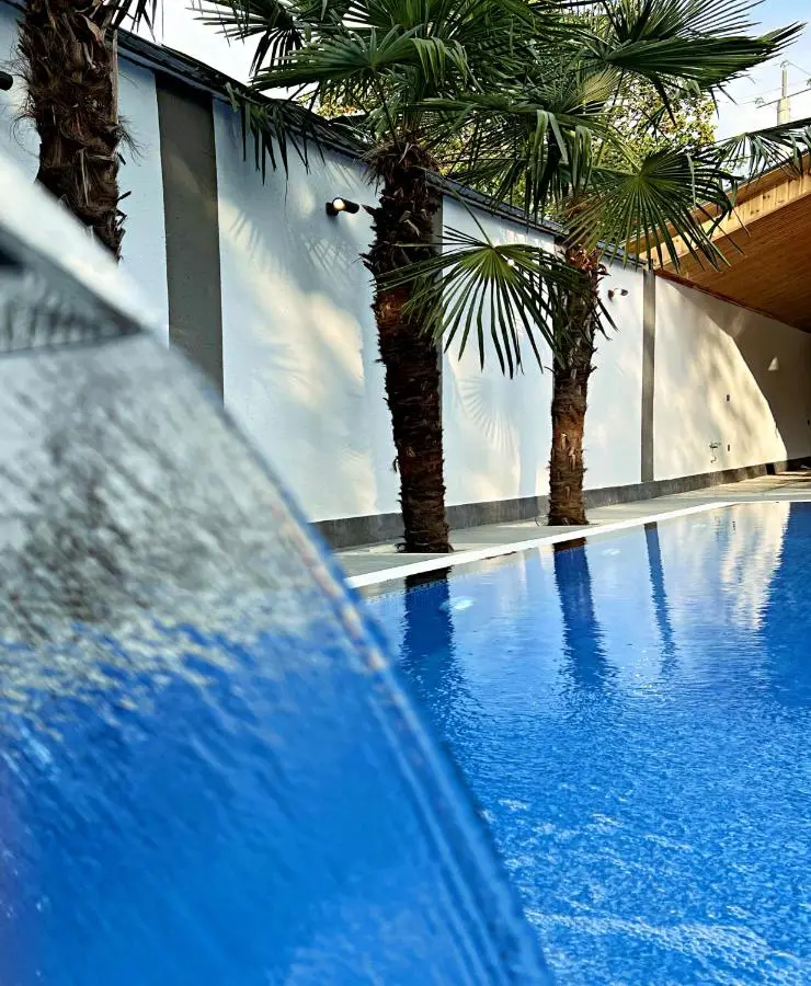 Qafqaz Palm A-Frame Retreat