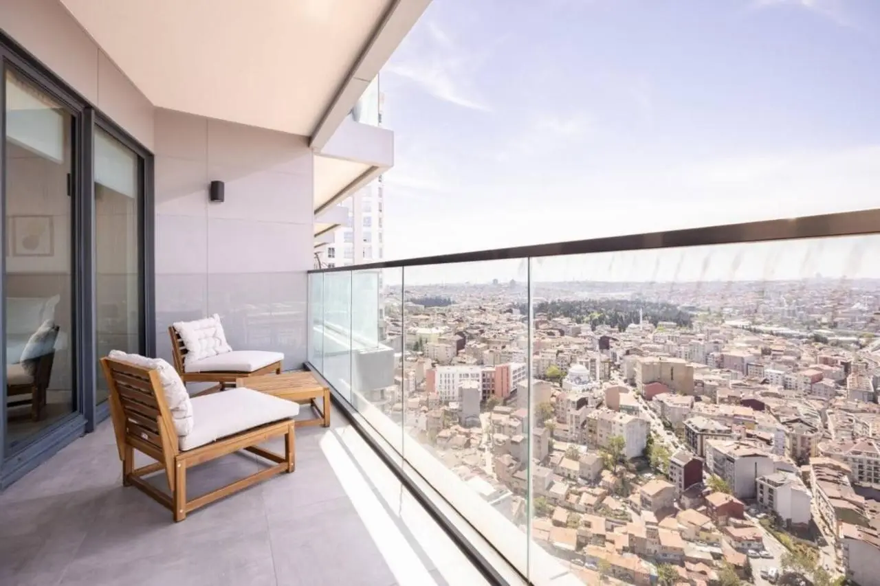 Gorgeous Modern 1BD Condo Views w PoolGym! #255
