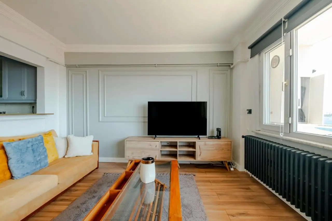 Spacious Sea View Family Suite in Managed Aparthotel with Balcony
