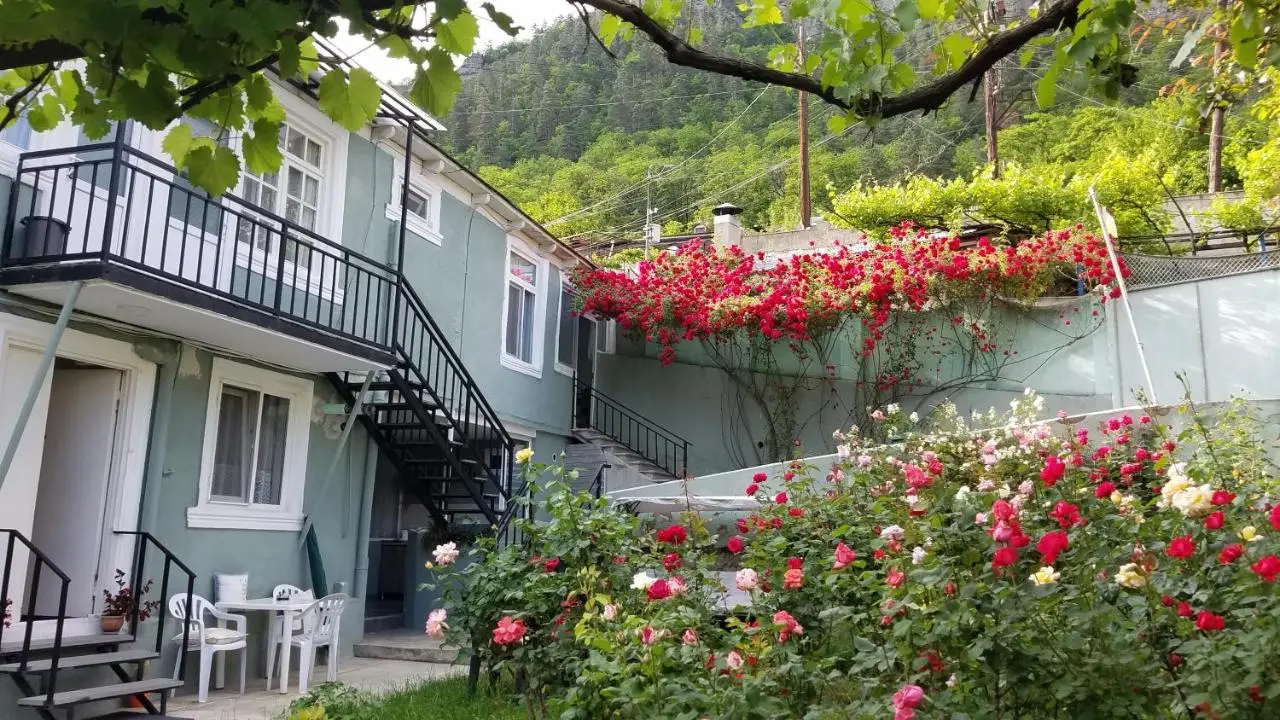 Guest House Green Rose
