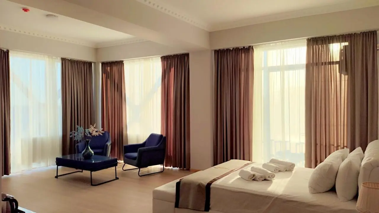 Hotel Red Tower
